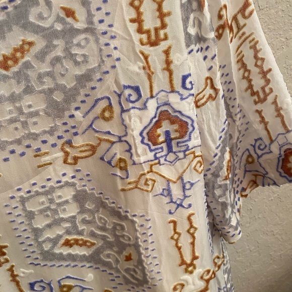 Too - Picture 2 of 3